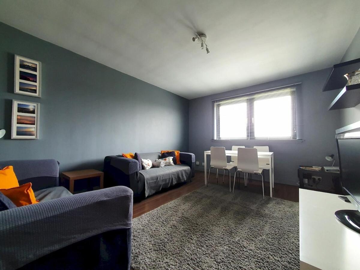 2 Bedroom, Free Parking & Netflix Near Hospitals Aberdeen Bagian luar foto
