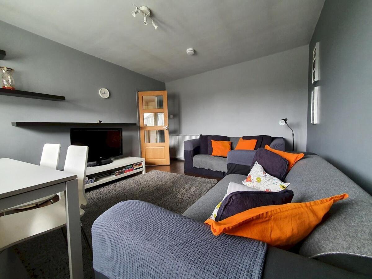 2 Bedroom, Free Parking & Netflix Near Hospitals Aberdeen Bagian luar foto